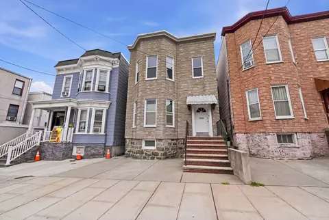 720 15th St, Union City, NJ 07087