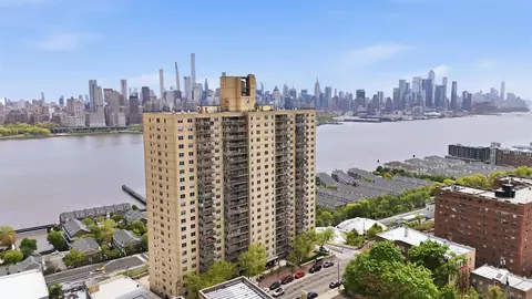 6600 Blvd E #22F, West New York, NJ 07093