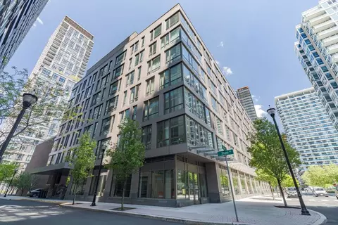 2 Shore Ln #412, Jersey City, NJ 07310