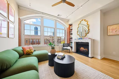 174 Washington St #4D, Jersey City, NJ 07302