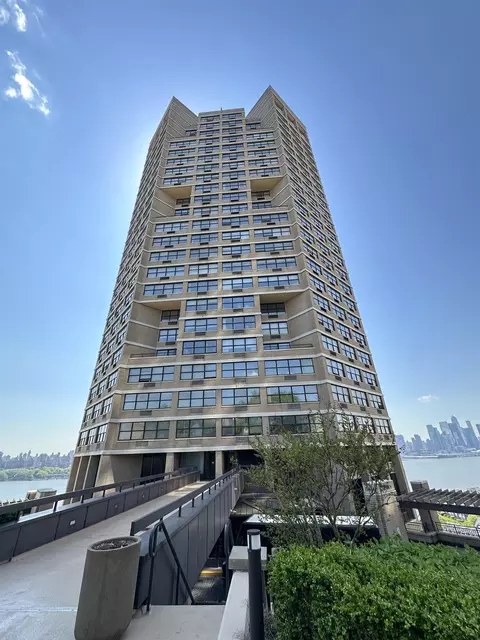 7002 Jfk Blvd E #20G, Guttenberg, NJ 07093
