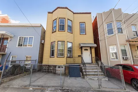 109 Grace St, Jersey City, NJ 07307