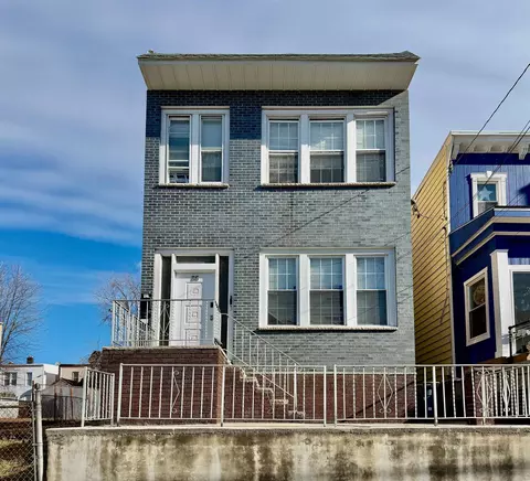 86 Pamrapo Ave, Jersey City, NJ 07305