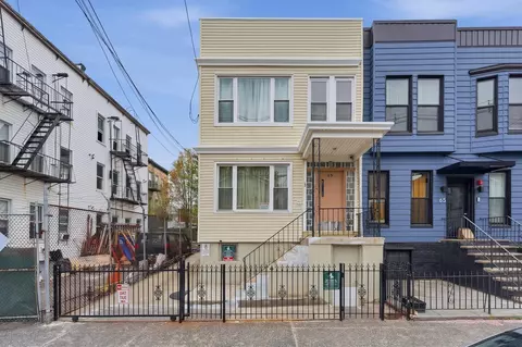 63 Thorne St, Jersey City, NJ 07307