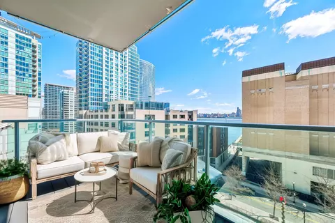 20 Newport Pkwy #908, Jersey City, NJ 07310
