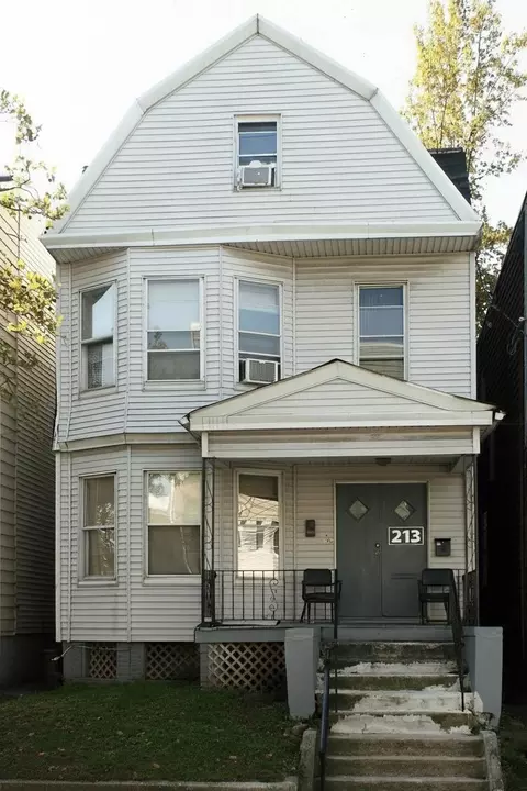 213 Myrtle Ave, Jersey City, NJ 07305