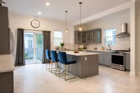 48 Danforth Ave, Jersey City, NJ 07305