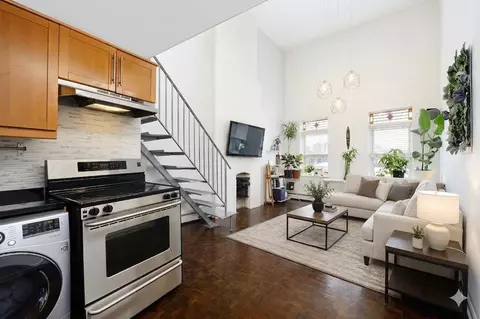 212 9th St #4B, Jersey City, NJ 07302