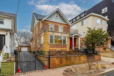 17 77th St, North Bergen, NJ 07047