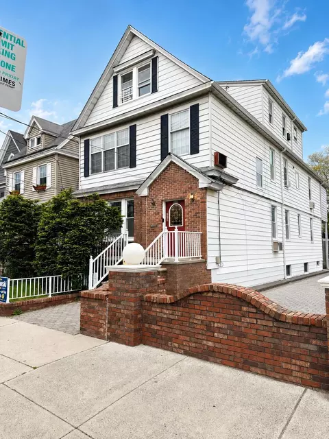 858 Avenue C, Bayonne, NJ 07002