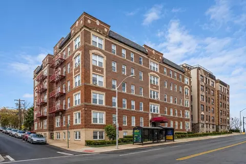 6045 Blvd E #C9, West New York, NJ 07093