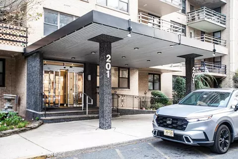 201 St Pauls Ave #4W, Jersey City, NJ 07306