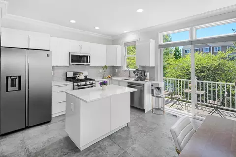 249 Brower Ct, West New York, NJ 07093