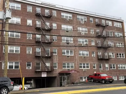8829 Kennedy Blvd #B2, North Bergen, NJ 07047