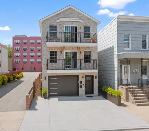19 Cambridge Ave, Jersey City, NJ 07307