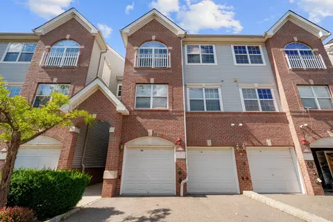 92 Lyon Ct, Jersey City, NJ 07305