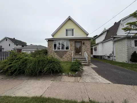 337 Willow Ave, Lyndhurst, NJ 07071
