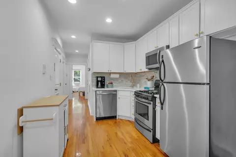 349 7th St #1R, Jersey City, NJ 07302