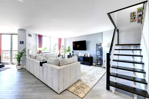 320 Harmon Cove Tower #320, Secaucus, NJ 07094