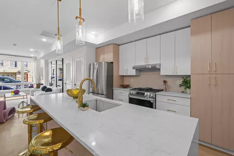 249 5 Halladay St #A, Jersey City, NJ 07304