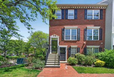 1 Cypress St, Jersey City, NJ 07305