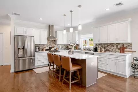 53 Coger St, Saddle Brook, NJ 07663