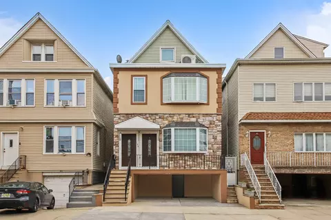 164 Avenue B, Bayonne, NJ 07002