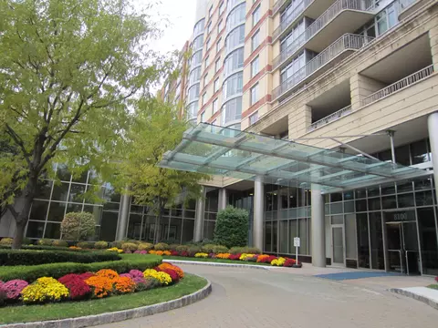 8100 River Rd #917, North Bergen, NJ 07047