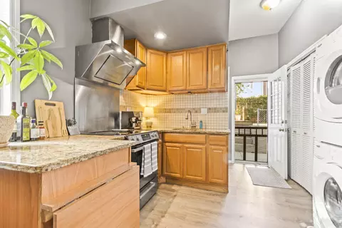 616 10th St #2, Union City, NJ 07087