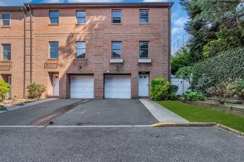 3661 Meadow Ln #3661, North Bergen, NJ 07047