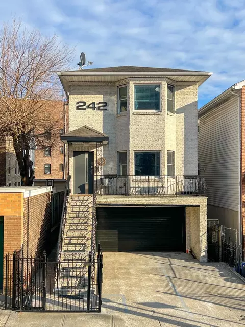 242 Baldwin Ave #1, Jersey City, NJ 07306