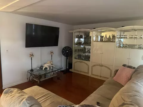 454 Avenue C, Bayonne, NJ 07002