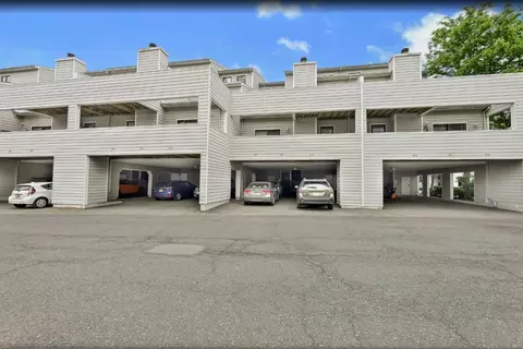 815 Topsail Ln # 815, Secaucus, NJ 07094