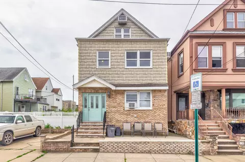 120 W 50th St, Bayonne, NJ 07002