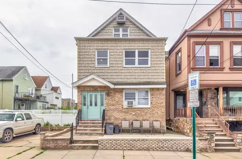 120 W 50th St, Bayonne, NJ 07002