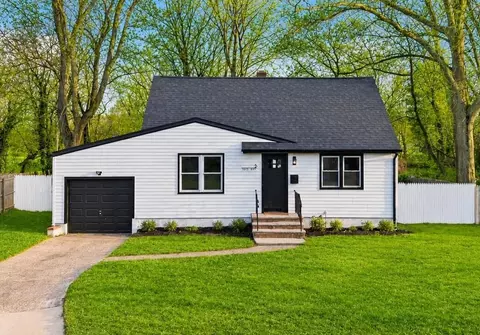 5 Lois Ave, East Brunswick, NJ 08816