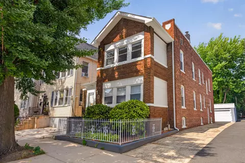 10 Wade St, Jersey City, NJ 07305