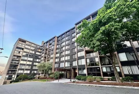 9060 Palisade Ave #811, North Bergen, NJ 07047