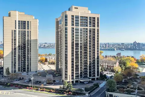 800 Palisade Ave #1701, Fort Lee, NJ 07024