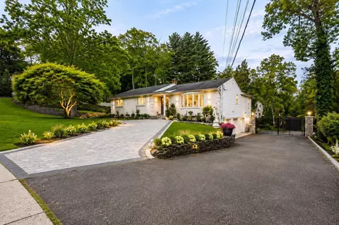 Exterior - 210 Alps Rd, Wayne, NJ 07470 photo 1 of 4