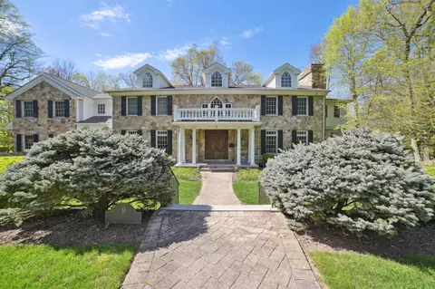 9 Bishops Ln, Short Hills, NJ 07078