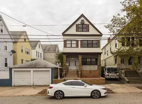 118 W 9th St, Bayonne, NJ 07002