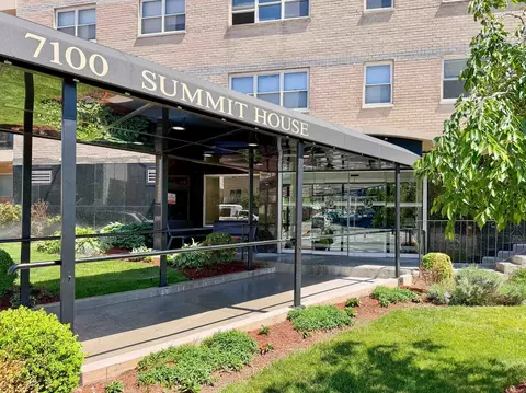7100 Blvd E #11L, Guttenberg, NJ 07093