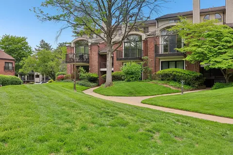 1 Peabody Ct, Teaneck, NJ 07666