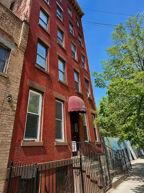 207 15th St #1L, Jersey City, NJ 07310