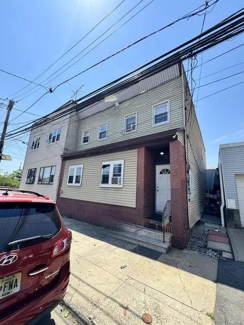 90 E 21st St, Bayonne, NJ 07002