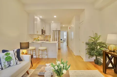 842 Park Ave #202, Hoboken, NJ 07030