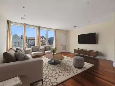 34-40 48th St #2B, Weehawken, NJ 07086