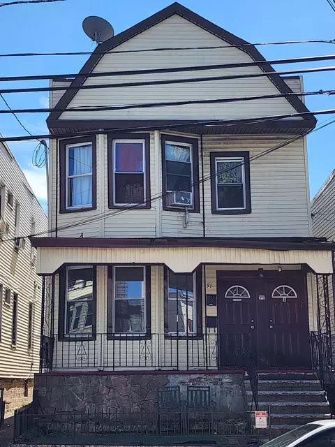 91 Woodlawn Ave, Jersey City, NJ 07305
