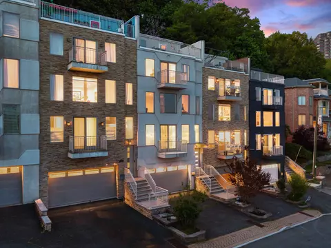 7 Oakdene Ter, Edgewater, NJ 07020